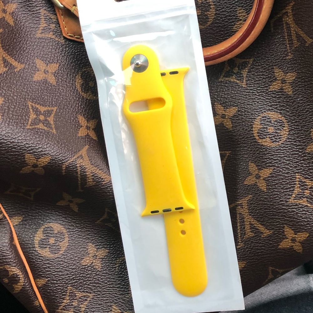 Yellow Apple Watch - Picture 2 of 5